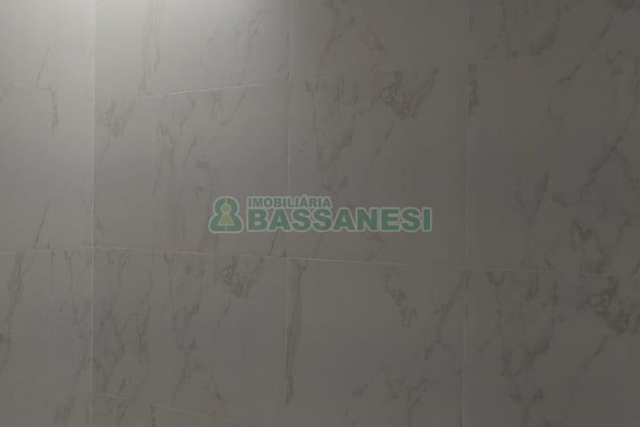 Sobrado com 147m², 3 dormitórios, 2 vagas, no bairro Jardim América em Caxias do Sul para Comprar