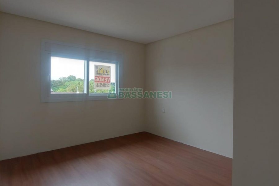 Sobrado com 147m², 3 dormitórios, 2 vagas, no bairro Jardim América em Caxias do Sul para Comprar