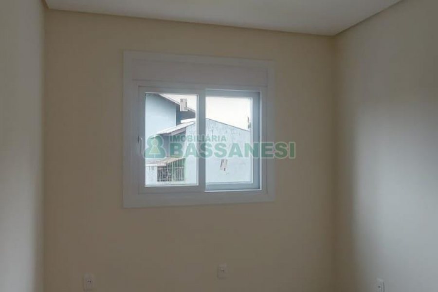 Sobrado com 147m², 3 dormitórios, 2 vagas, no bairro Jardim América em Caxias do Sul para Comprar