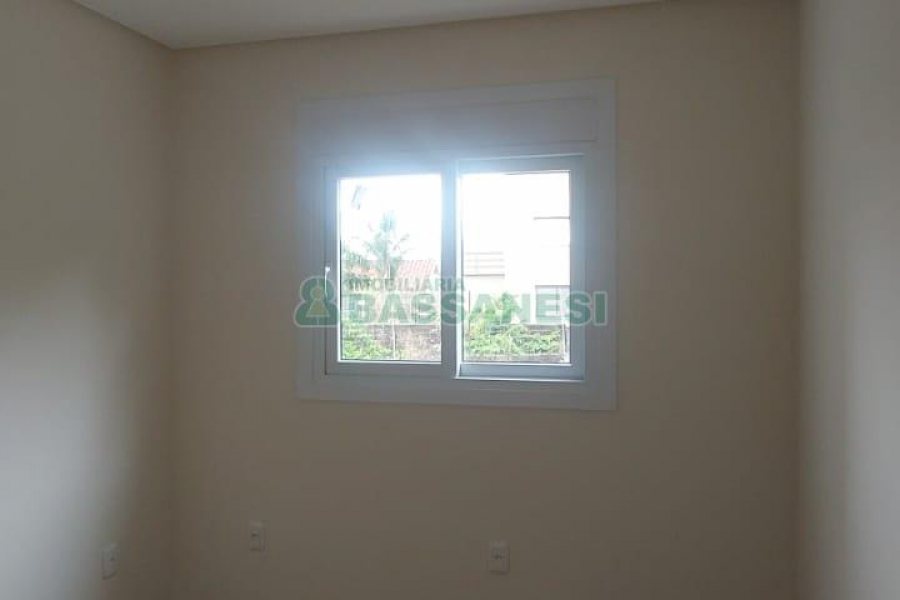 Sobrado com 147m², 3 dormitórios, 2 vagas, no bairro Jardim América em Caxias do Sul para Comprar