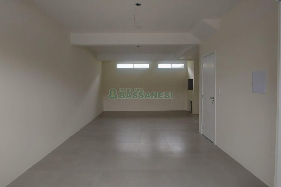 Sobrado com 147m², 3 dormitórios, 2 vagas, no bairro Jardim América em Caxias do Sul para Comprar