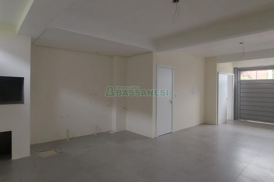 Sobrado com 147m², 3 dormitórios, 2 vagas, no bairro Jardim América em Caxias do Sul para Comprar