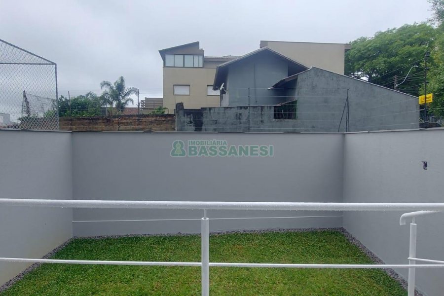 Sobrado com 147m², 3 dormitórios, 2 vagas, no bairro Jardim América em Caxias do Sul para Comprar