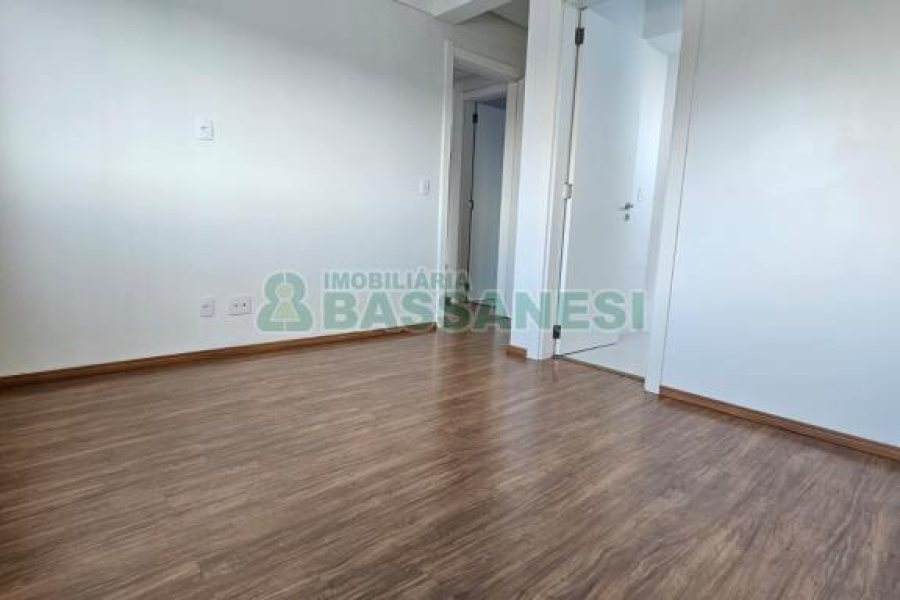 Apartamento com 67m², 2 dormitórios, 1 vaga, no bairro Lourdes em Caxias do Sul para Comprar