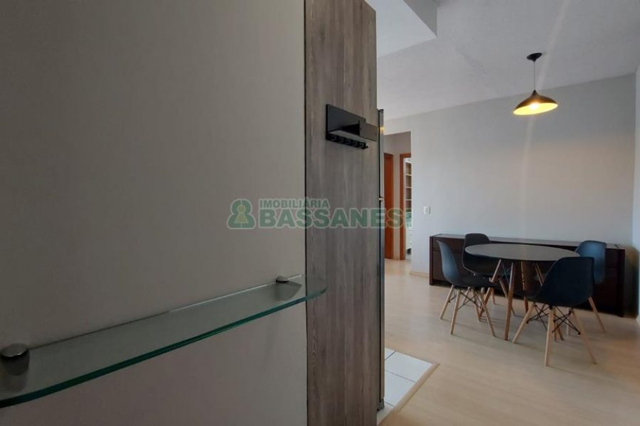Apto Mobiliado com 54m², 2 dormitórios, 1 vaga, no bairro De Lazzer em Caxias do Sul para Alugar