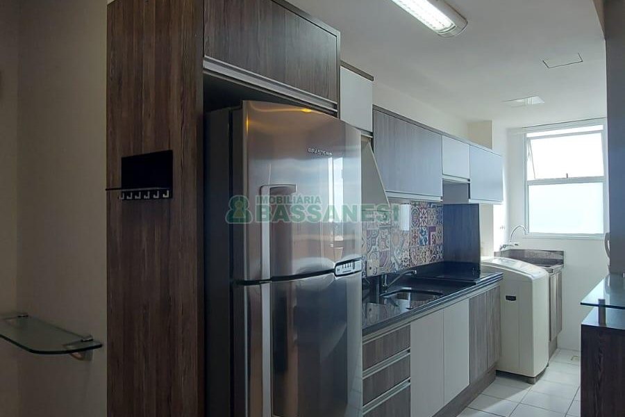 Apto Mobiliado com 54m², 2 dormitórios, 1 vaga, no bairro De Lazzer em Caxias do Sul para Alugar
