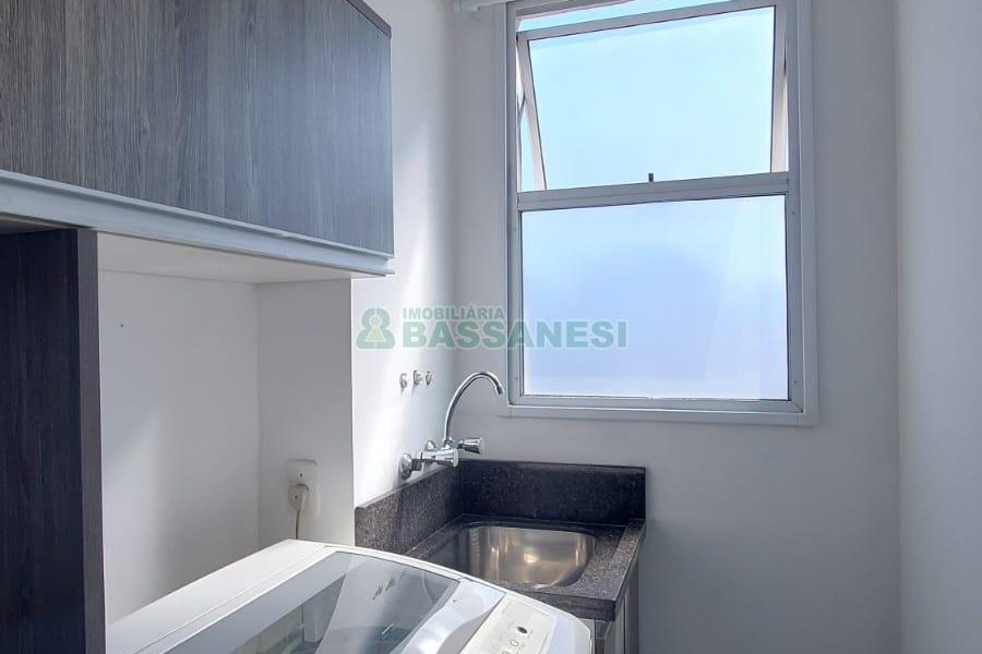 Apto Mobiliado com 54m², 2 dormitórios, 1 vaga, no bairro De Lazzer em Caxias do Sul para Alugar