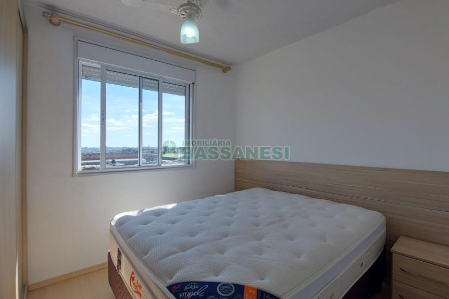 Apto Mobiliado com 54m², 2 dormitórios, 1 vaga, no bairro De Lazzer em Caxias do Sul para Alugar