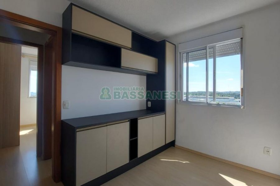 Apto Mobiliado com 54m², 2 dormitórios, 1 vaga, no bairro De Lazzer em Caxias do Sul para Alugar