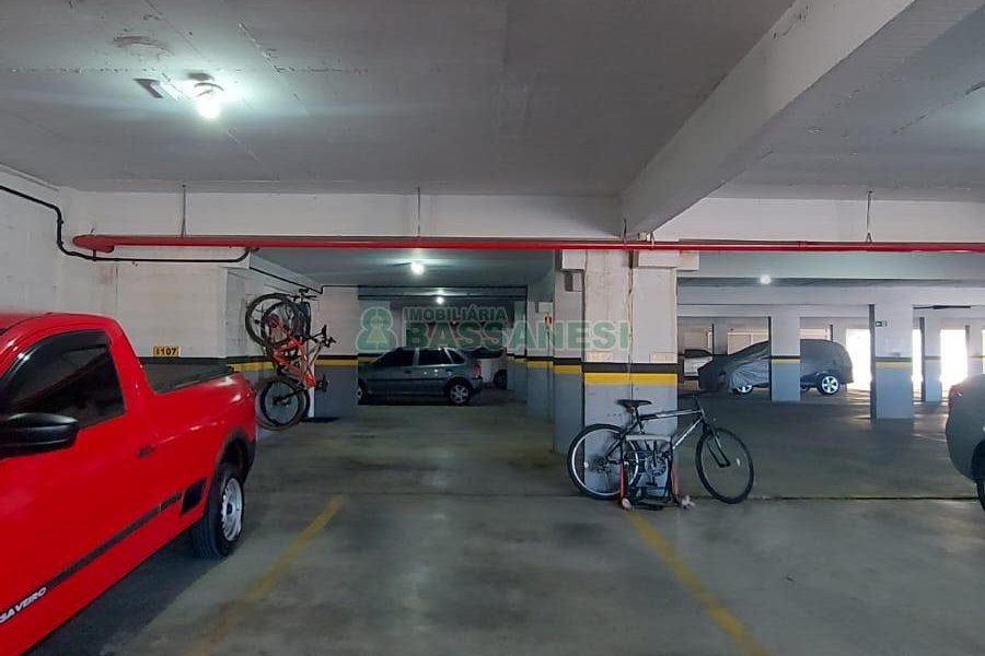 Apto Mobiliado com 54m², 2 dormitórios, 1 vaga, no bairro De Lazzer em Caxias do Sul para Alugar