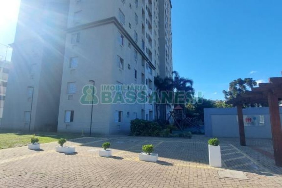 Apto Mobiliado com 60m², 2 dormitórios, 1 vaga, no bairro Lourdes em Caxias do Sul para Alugar