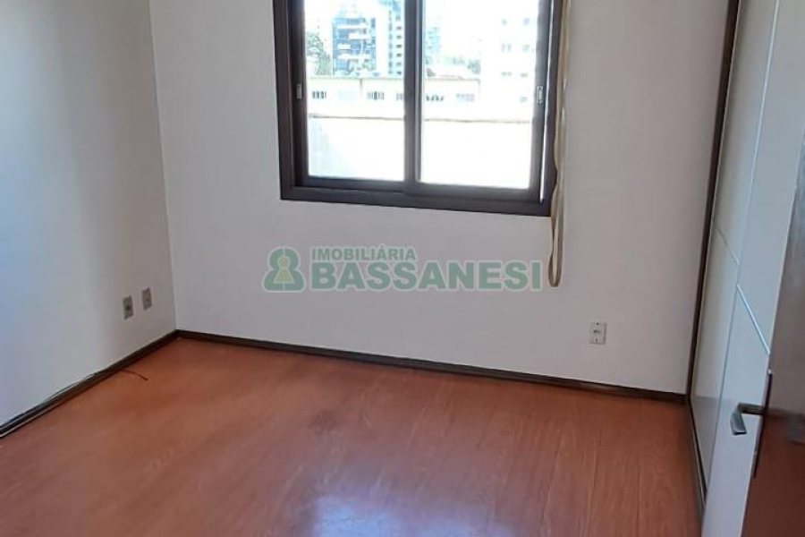Apartamento com 93m², 2 dormitórios, 1 vaga, no bairro Lourdes em Caxias do Sul para Alugar