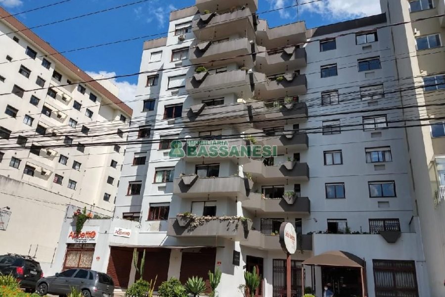 Apartamento com 93m², 2 dormitórios, 1 vaga, no bairro Lourdes em Caxias do Sul para Alugar
