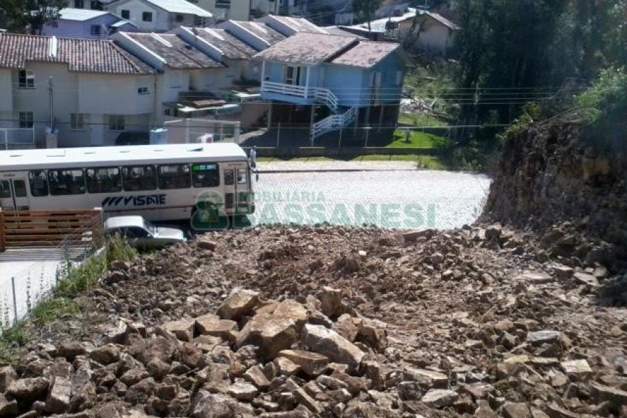 Terreno com 374m², no bairro Cidade Nova em Caxias do Sul para Comprar