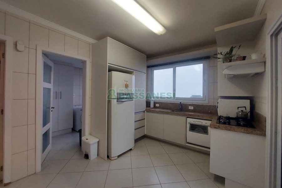 Apartamento com 159m², 3 dormitórios, 2 vagas, no bairro Jardim América em Caxias do Sul para Comprar