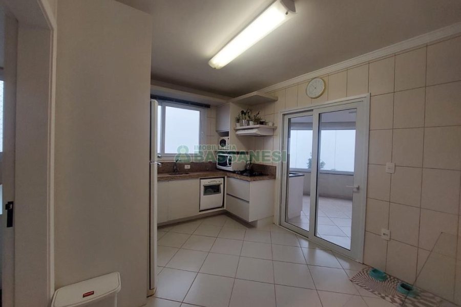 Apartamento com 159m², 3 dormitórios, 2 vagas, no bairro Jardim América em Caxias do Sul para Comprar