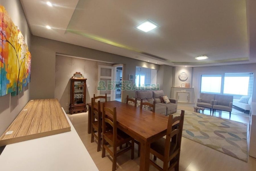 Apartamento com 159m², 3 dormitórios, 2 vagas, no bairro Jardim América em Caxias do Sul para Comprar