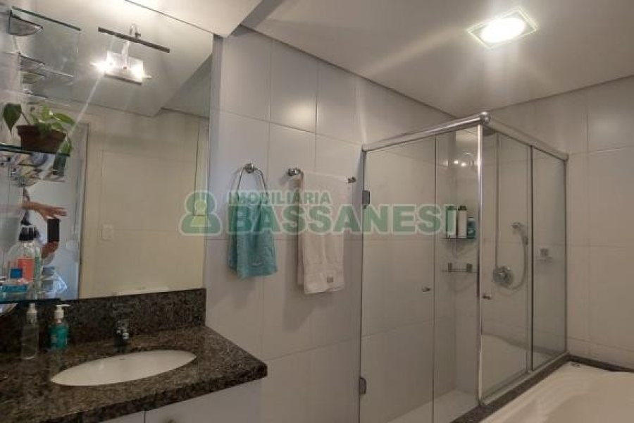 Apartamento com 159m², 3 dormitórios, 2 vagas, no bairro Jardim América em Caxias do Sul para Comprar