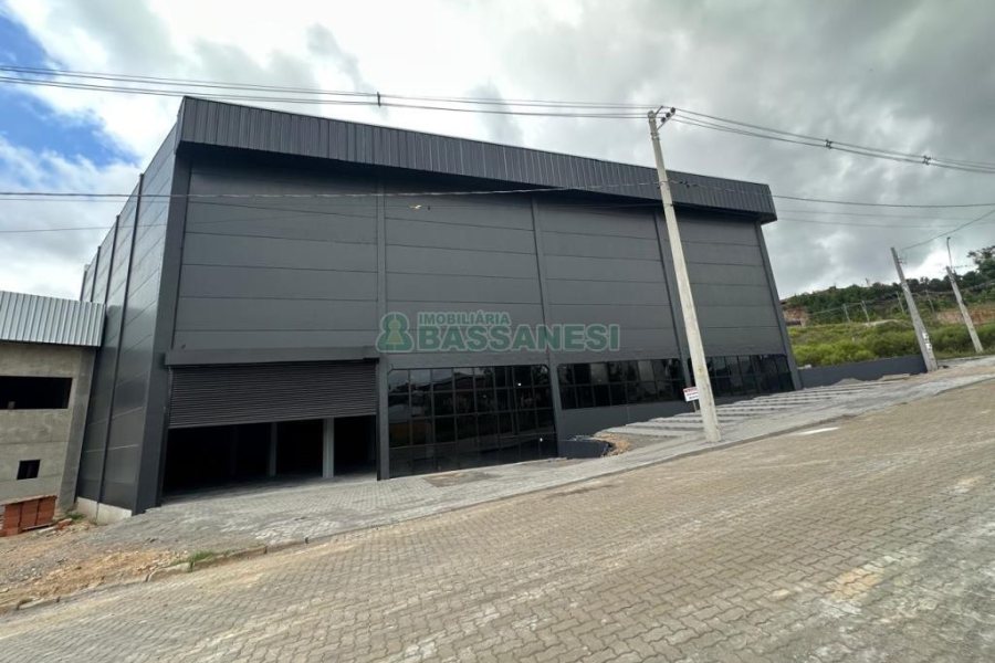 Pavilhão com 742m², no bairro Jardim das Hortências em Caxias do Sul para Alugar