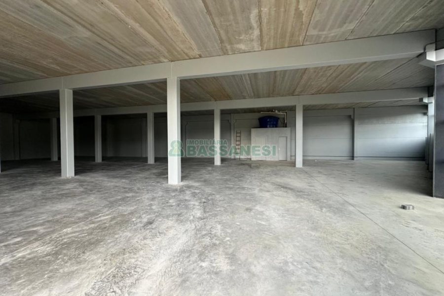 Pavilhão com 742m², no bairro Jardim das Hortências em Caxias do Sul para Alugar