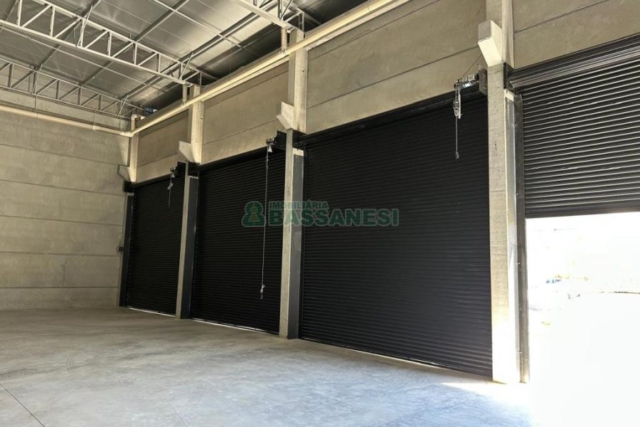 Pavilhão com 1500m², no bairro Jardim das Hortências em Caxias do Sul para Alugar
