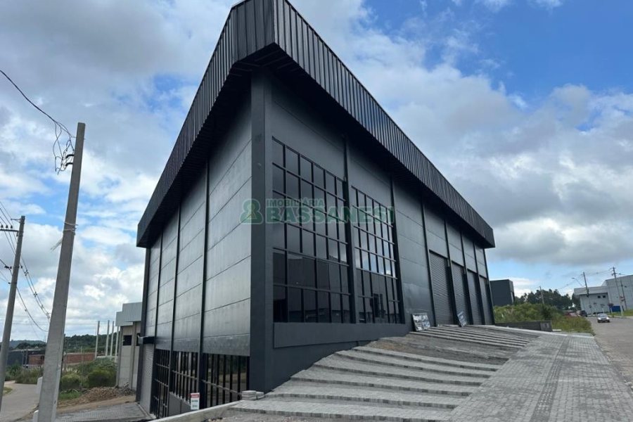 Pavilhão com 1500m², no bairro Jardim das Hortências em Caxias do Sul para Alugar