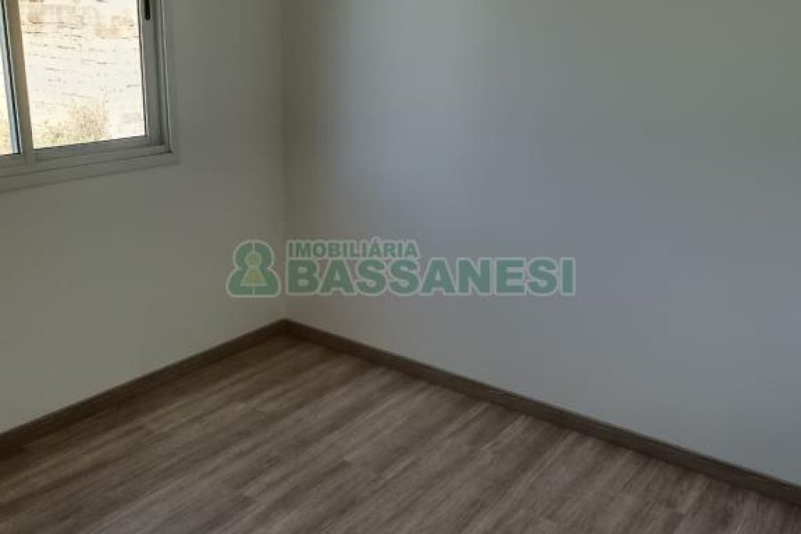 Apartamento com 44m², 2 dormitórios, 1 vaga, no bairro Desvio Rizzo em Caxias do Sul para Comprar