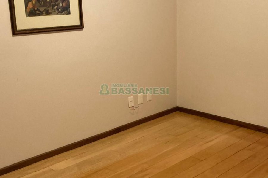 Apto Mobiliado com 141m², 3 dormitórios, 2 vagas, no bairro Panazzolo em Caxias do Sul para Alugar
