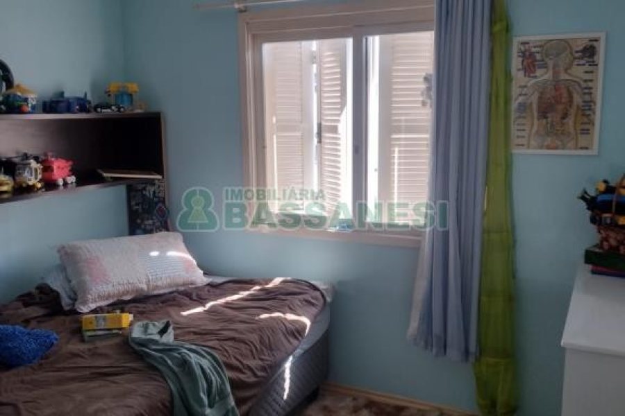 Casa com 242m², 5 dormitórios, 2 vagas, no bairro Charqueadas em Caxias do Sul para Comprar