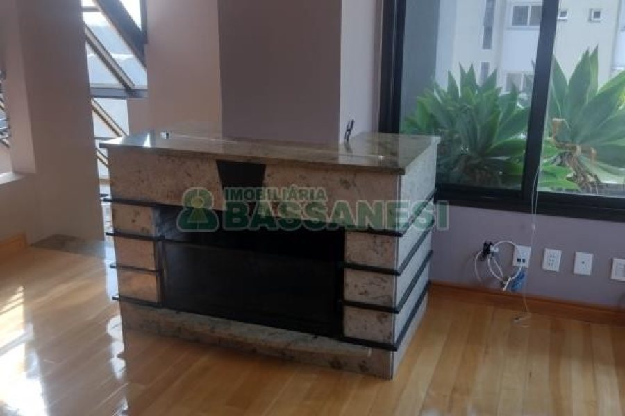 Apto/Cobertura com 423m², 3 dormitórios, 2 vagas, no bairro Medianeira em Caxias do Sul para Comprar