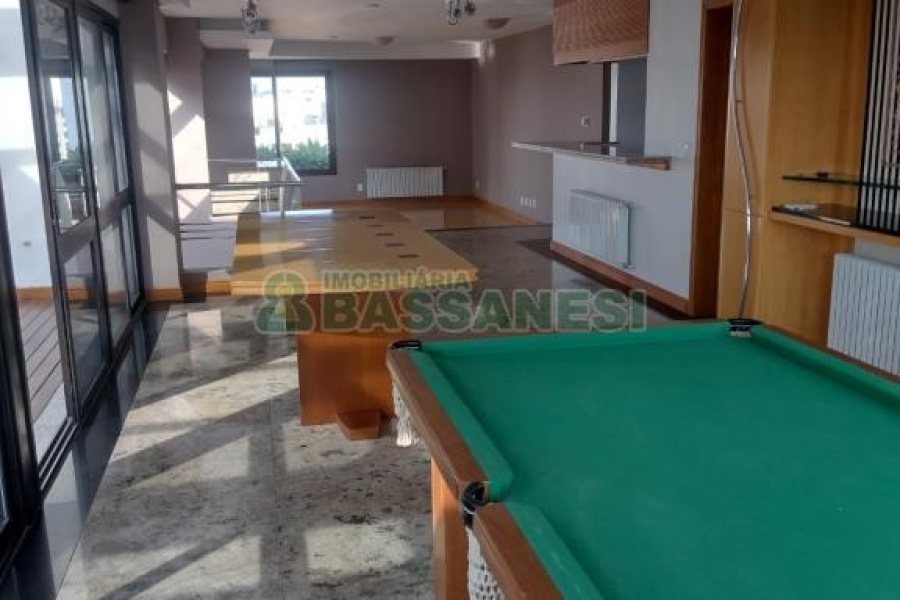 Apto/Cobertura com 423m², 3 dormitórios, 2 vagas, no bairro Medianeira em Caxias do Sul para Comprar