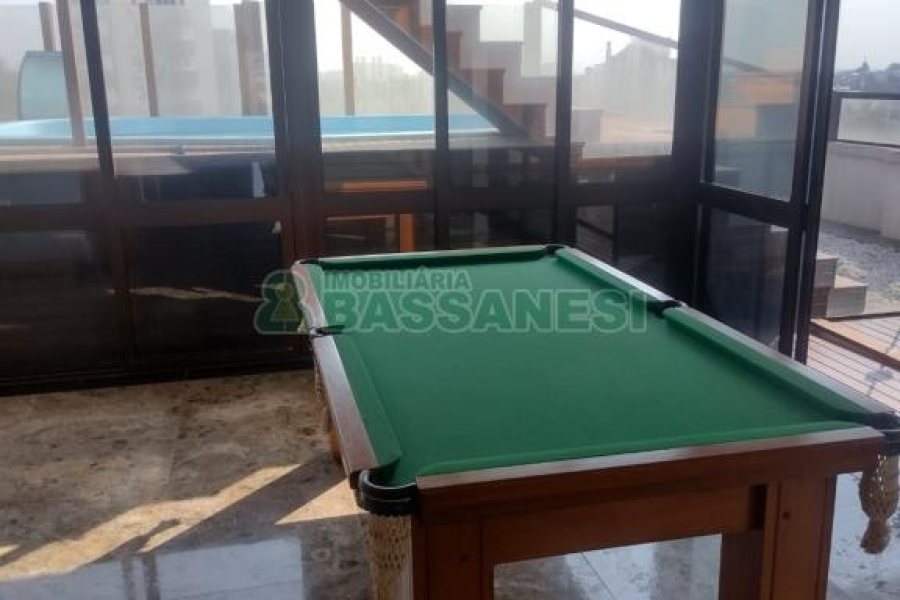 Apto/Cobertura com 423m², 3 dormitórios, 2 vagas, no bairro Medianeira em Caxias do Sul para Comprar