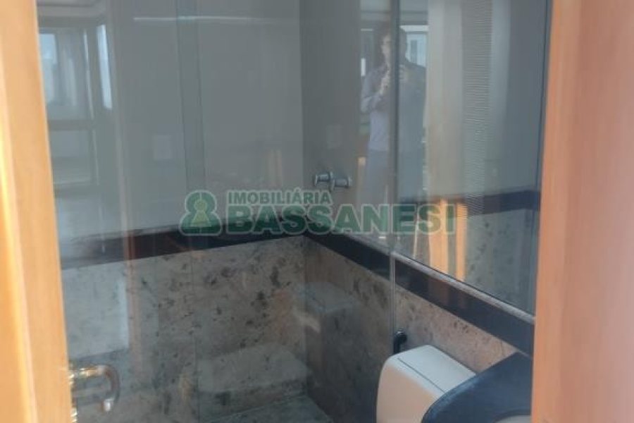 Apto/Cobertura com 423m², 3 dormitórios, 2 vagas, no bairro Medianeira em Caxias do Sul para Comprar