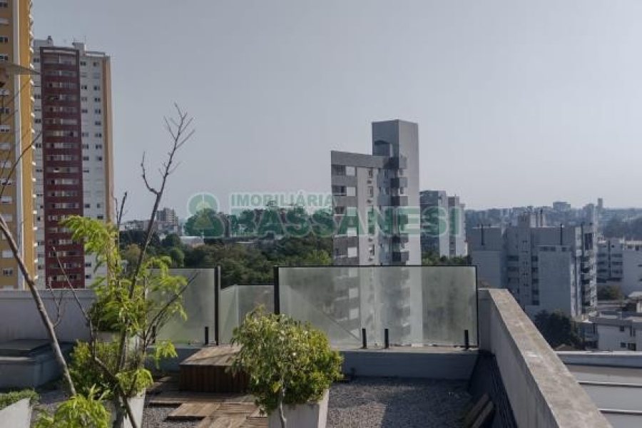 Apto/Cobertura com 423m², 3 dormitórios, 2 vagas, no bairro Medianeira em Caxias do Sul para Comprar