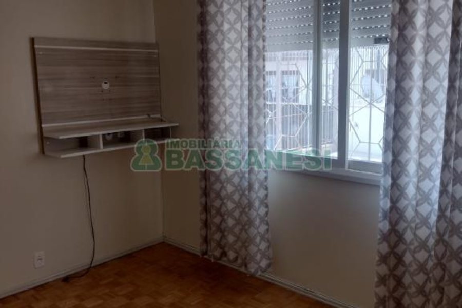 Casa com 154m², 3 dormitórios, 2 vagas, no bairro Cinqüentenário em Caxias do Sul para Comprar