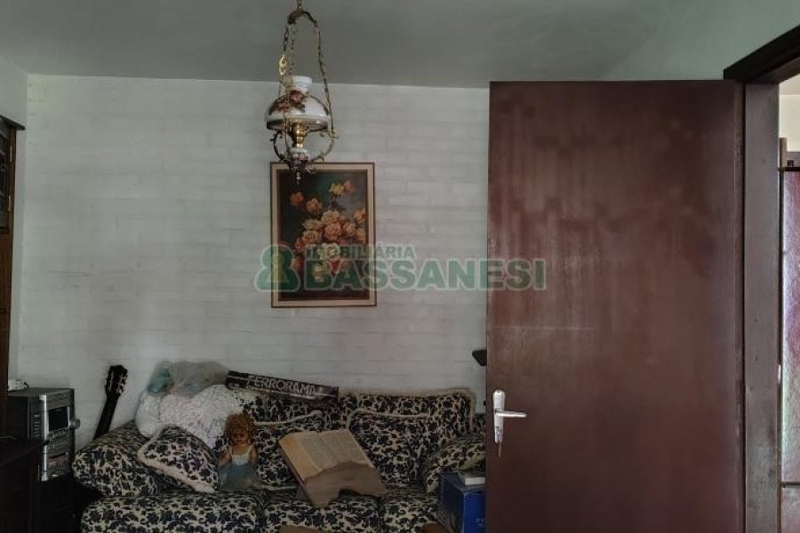 Casa com 231m², 3 dormitórios, no bairro Galópolis em Caxias do Sul para Comprar