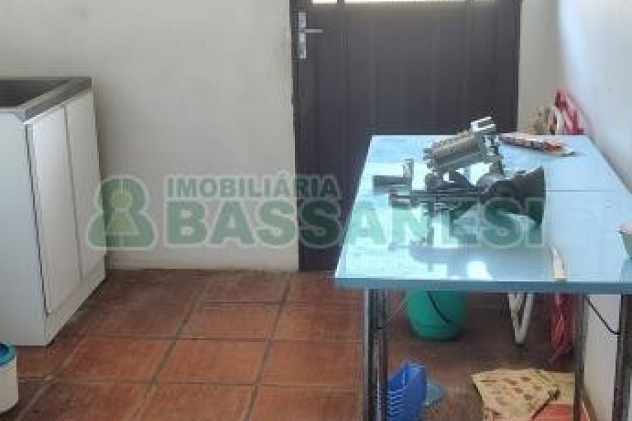 Casa com 231m², 3 dormitórios, no bairro Galópolis em Caxias do Sul para Comprar