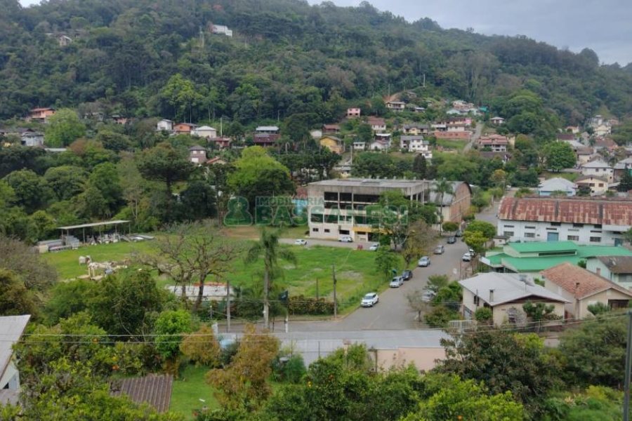 Casa com 231m², 3 dormitórios, no bairro Galópolis em Caxias do Sul para Comprar