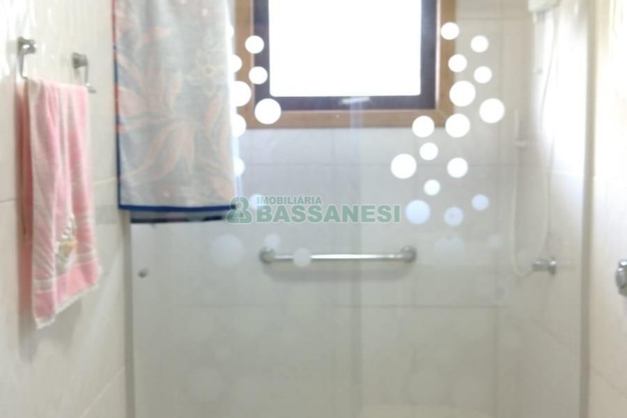 Casa com 231m², 3 dormitórios, no bairro Galópolis em Caxias do Sul para Comprar