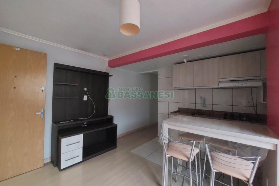 Apto Mobiliado com 60m², 2 dormitórios, 1 vaga, no bairro Nossa Senhora das Graças em Caxias do Sul para Alugar