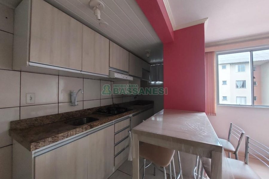 Apto Mobiliado com 60m², 2 dormitórios, 1 vaga, no bairro Nossa Senhora das Graças em Caxias do Sul para Alugar