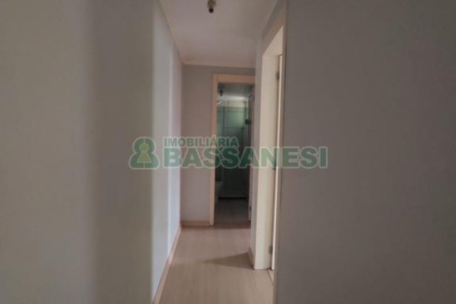 Apto Mobiliado com 60m², 2 dormitórios, 1 vaga, no bairro Nossa Senhora das Graças em Caxias do Sul para Alugar