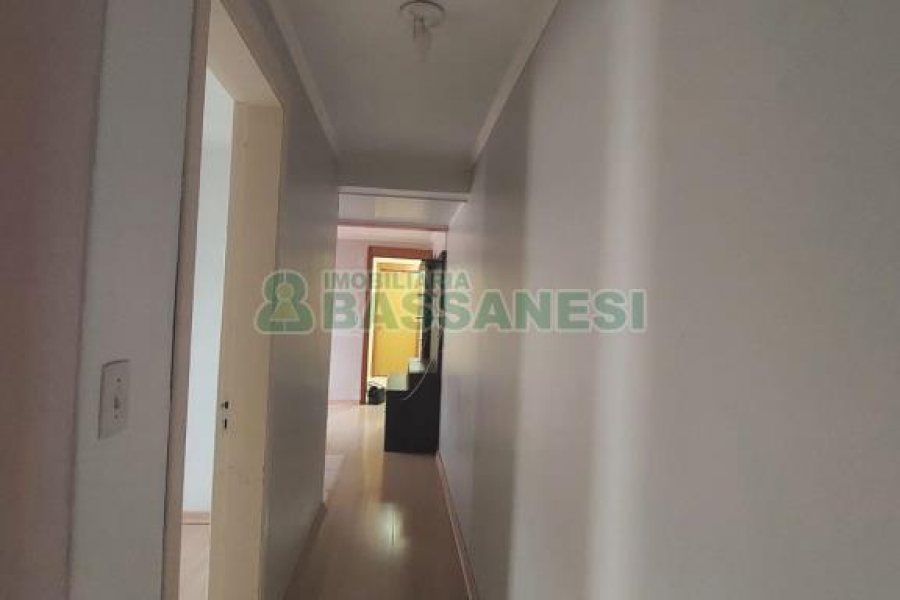 Apto Mobiliado com 60m², 2 dormitórios, 1 vaga, no bairro Nossa Senhora das Graças em Caxias do Sul para Alugar