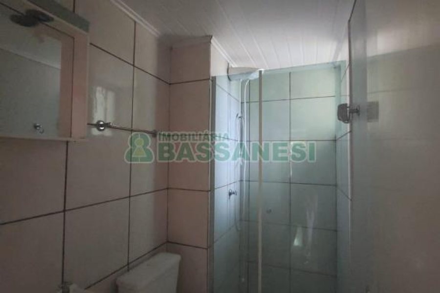 Apto Mobiliado com 60m², 2 dormitórios, 1 vaga, no bairro Nossa Senhora das Graças em Caxias do Sul para Alugar