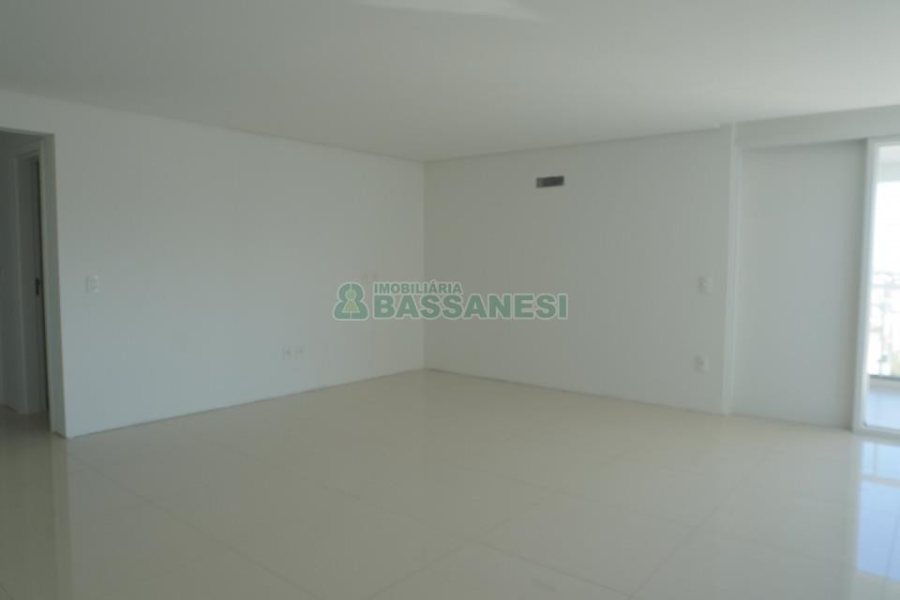 Apartamento com 137m², 3 dormitórios, 3 vagas, no bairro Nossa Senhora de Lourdes em Caxias do Sul para Comprar