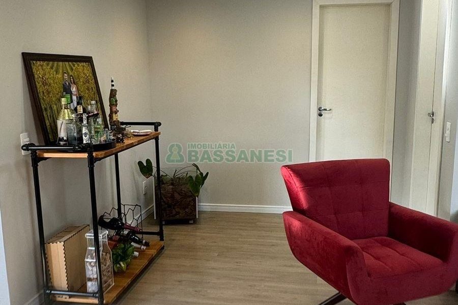 Casa com 154m², 4 dormitórios, 2 vagas, no bairro Cruzeiro em Caxias do Sul para Comprar