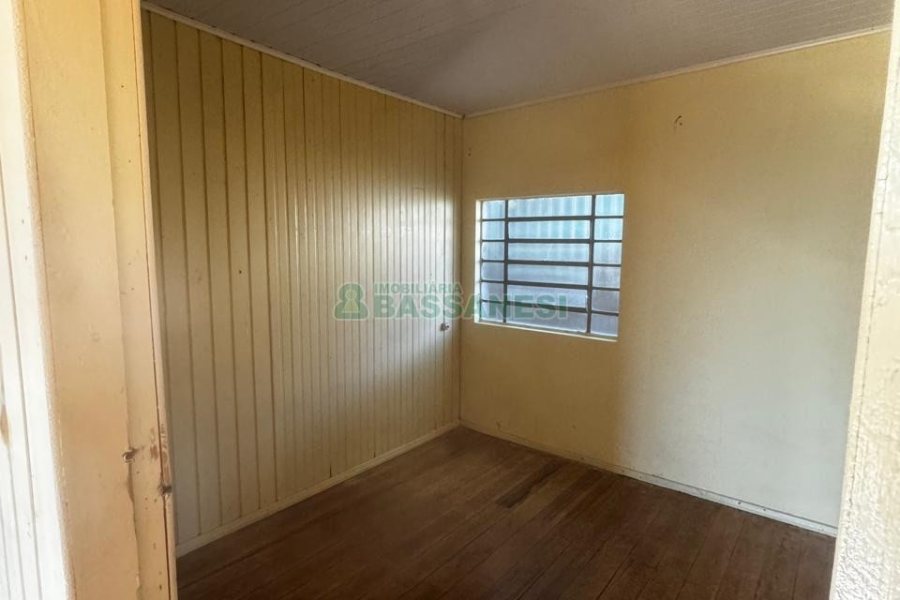 Casa com 154m², 4 dormitórios, 2 vagas, no bairro Cruzeiro em Caxias do Sul para Comprar
