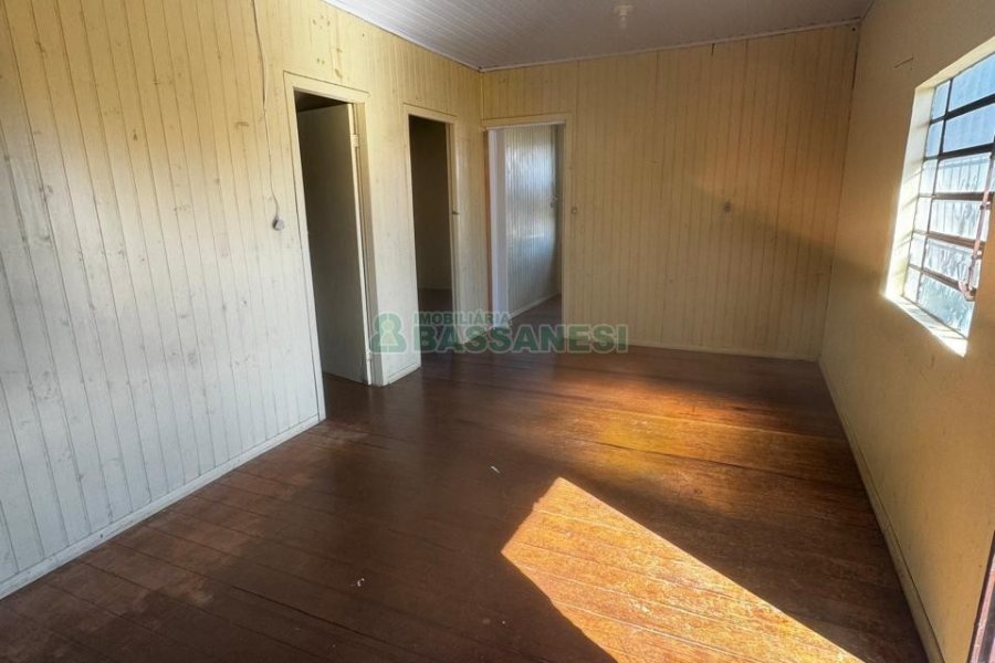 Casa com 154m², 4 dormitórios, 2 vagas, no bairro Cruzeiro em Caxias do Sul para Comprar