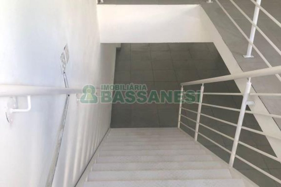 Loja com 534m², 5 vagas, no bairro Lourdes em Caxias do Sul para Alugar