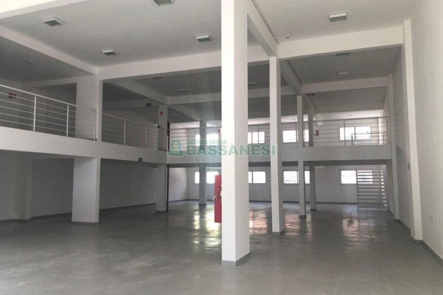 Loja com 534m², 5 vagas, no bairro Lourdes em Caxias do Sul para Alugar
